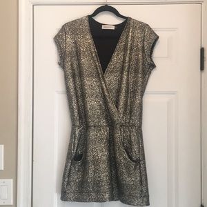 Gold dress with pockets